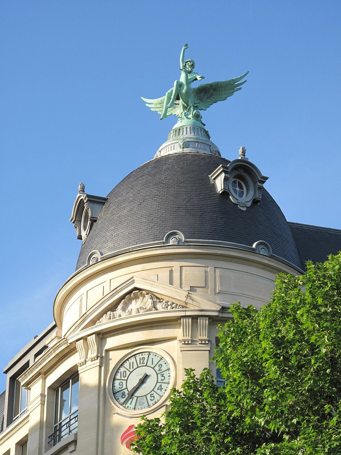 Un immeuble haussmannien à Paris